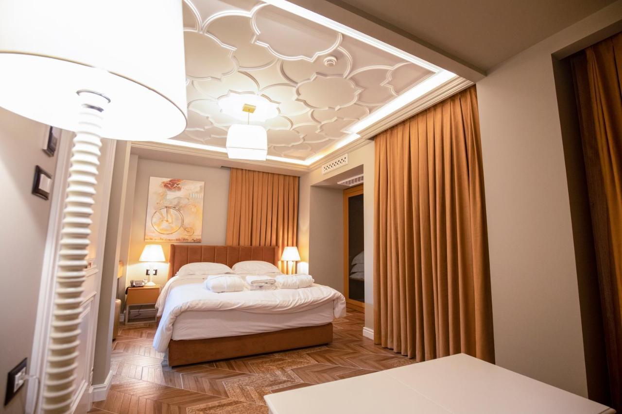 Ekrem Hotel 4*